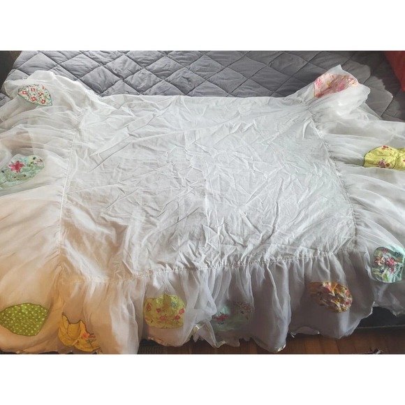 Pottery Barn Girl's Bed Skirt Cottage Core White Floral 26x52x11 Inches - Picture 4 of 5